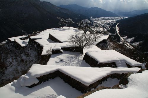 竹田城跡雪景色 但馬の情報発信ポータルサイト 但馬情報特急 竹田城跡雪景色 但馬の情報発信ポータルサイト 但馬情報特急