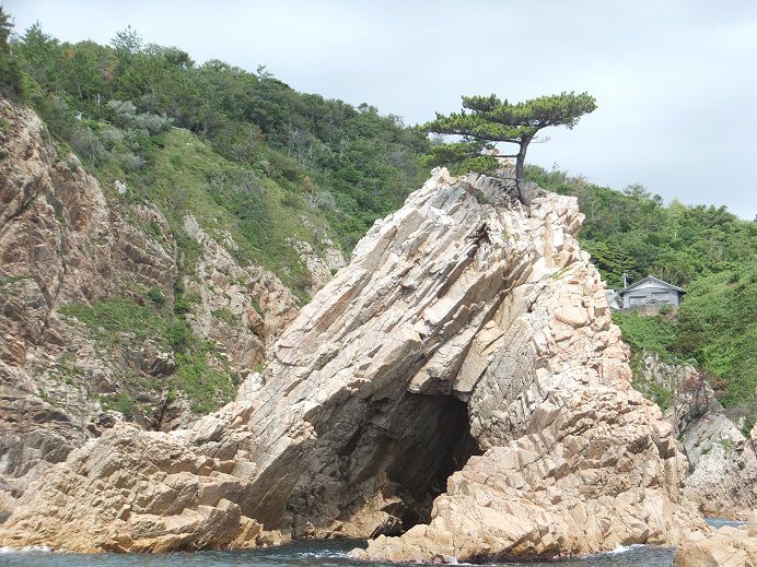 浦富海岸 遊覧船から島めぐり 但馬の情報発信ポータルサイト 但馬情報特急 浦富海岸 遊覧船から島めぐり 但馬の情報発信ポータルサイト 但馬情報特急