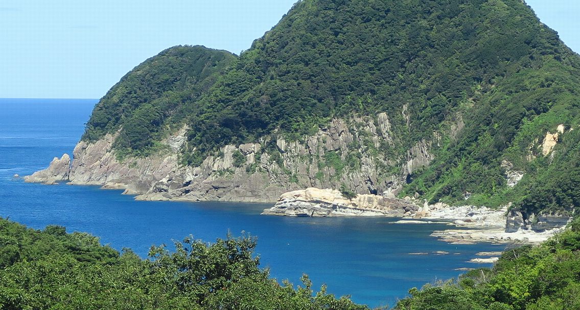 竹野~余部ジオ海岸の景観美 | 但馬の情報発信ポータルサイト 竹野~余部ジオ海岸の景観美 | 但馬の情報発信ポータルサイト