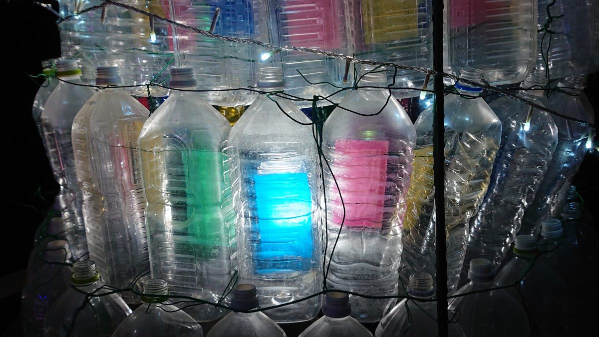 冬の風物詩 和田山のペットボトルツリーが点灯しました 但馬の情報発信ポータルサイト 但馬情報特急